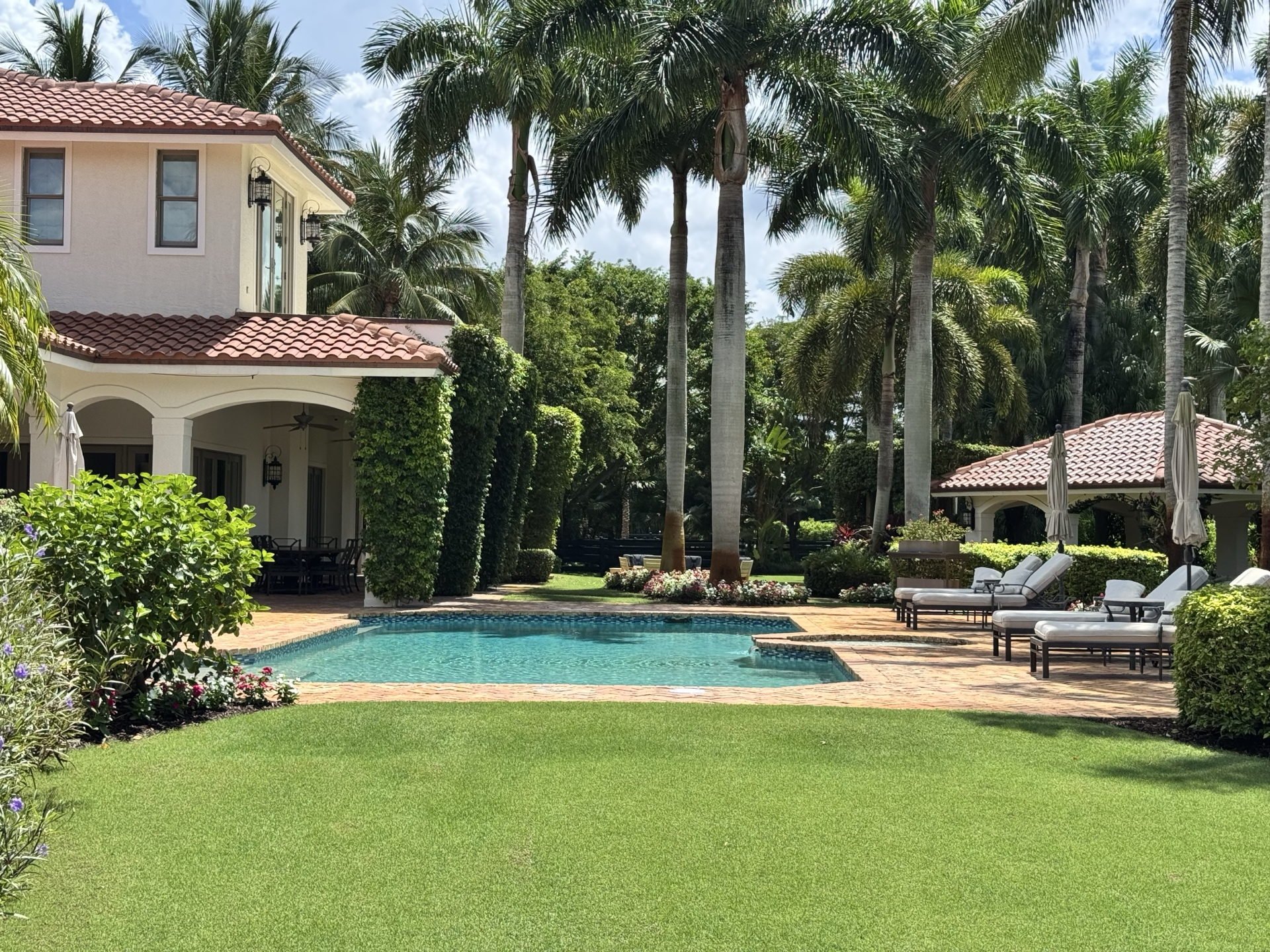 Professional lawn care and maintenance South Florida