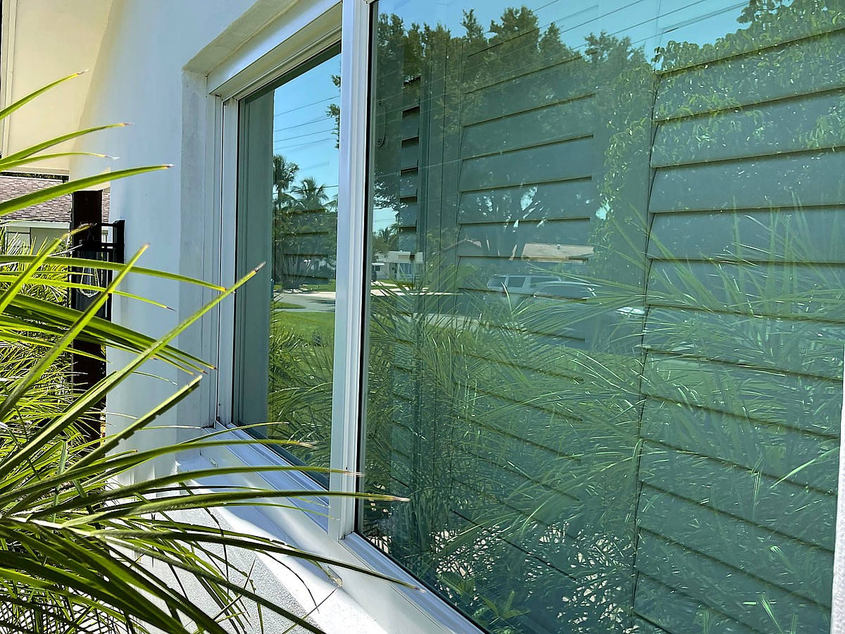 Residential kitchen windows with streak-free cleaning results in Delray Beach